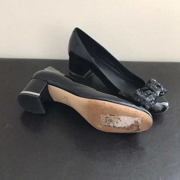 Black Patent Leather Pumps - Picture 6 of 7
